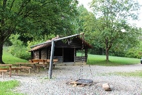 Heidehütte in Büßlingen Heidehütte in Büßlingen mit Grillplatz und Sitzgelegenheiten